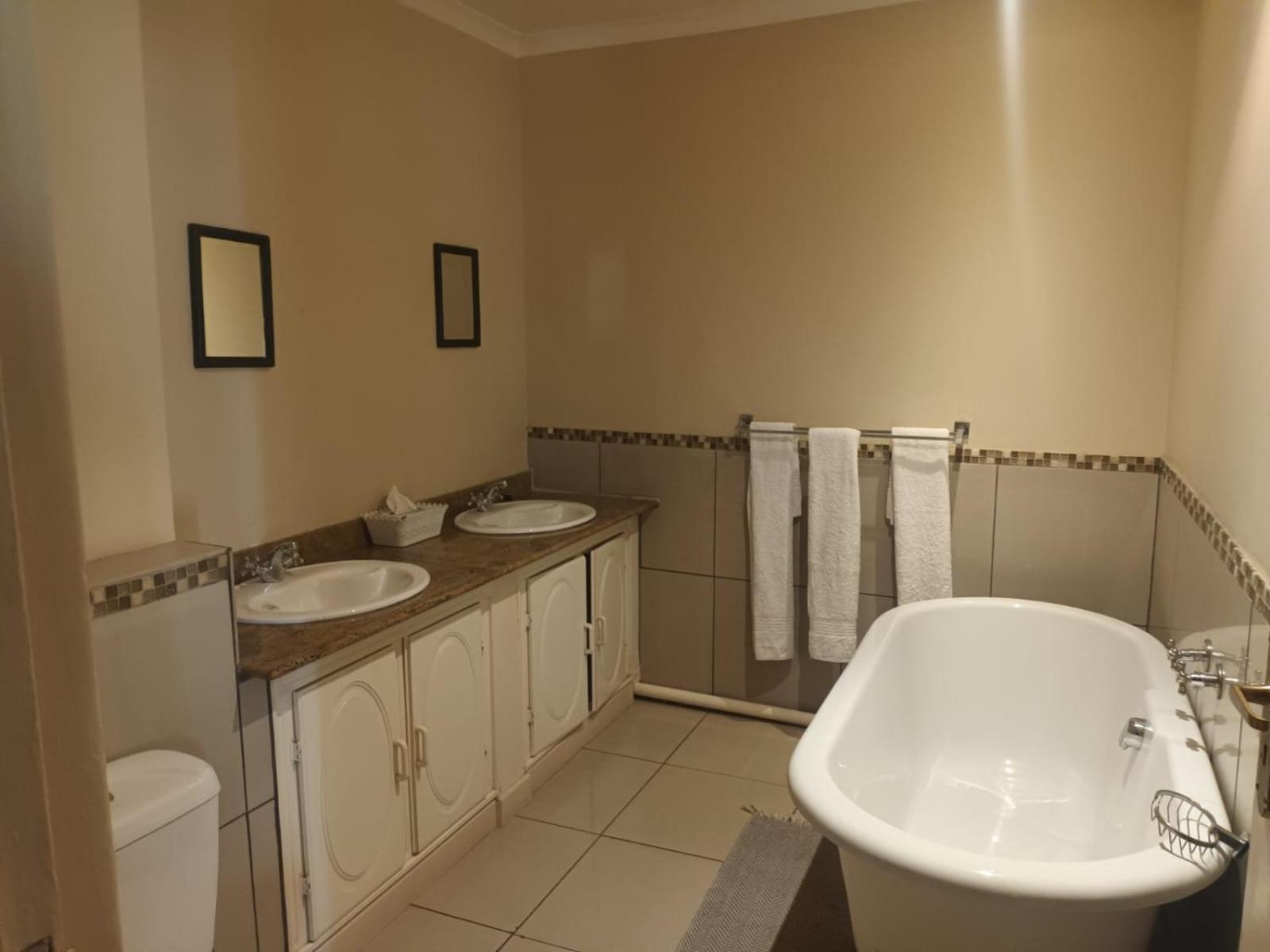 The Hertford Country Hotel ヨハネスブルグ エクステリア 写真