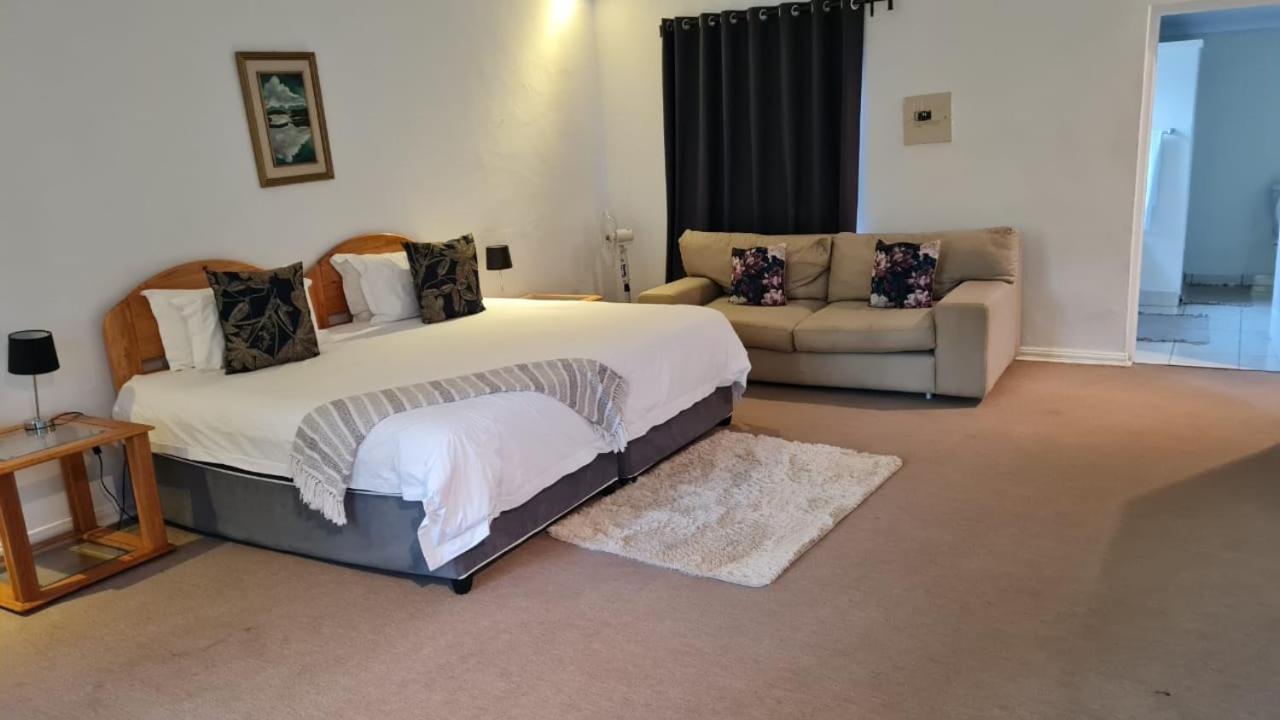 The Hertford Country Hotel ヨハネスブルグ エクステリア 写真